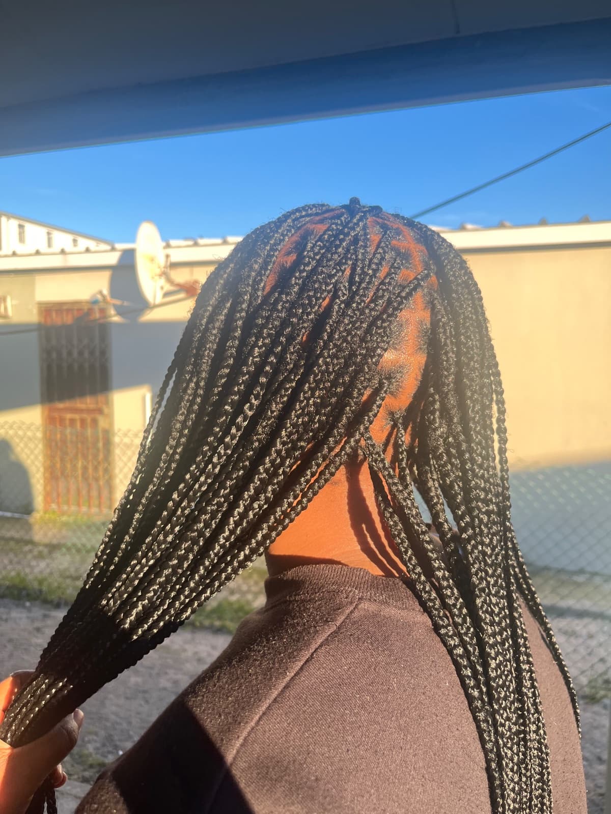 Medium Long Knotless braids
